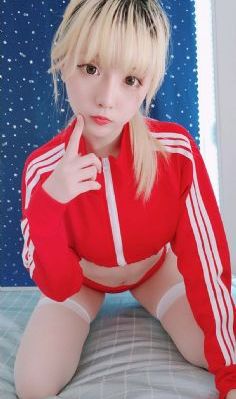 汤芳人汤体艺术写真_蓝光免费观看电视剧